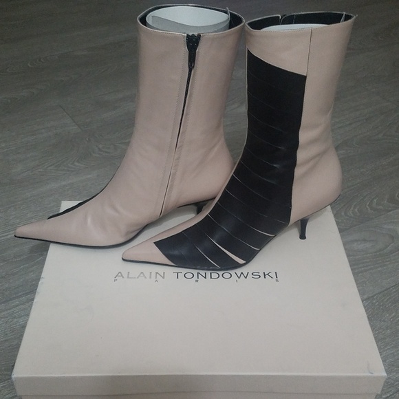 Alain Tondowski Paris Cream/Black Boots - Picture 2 of 8